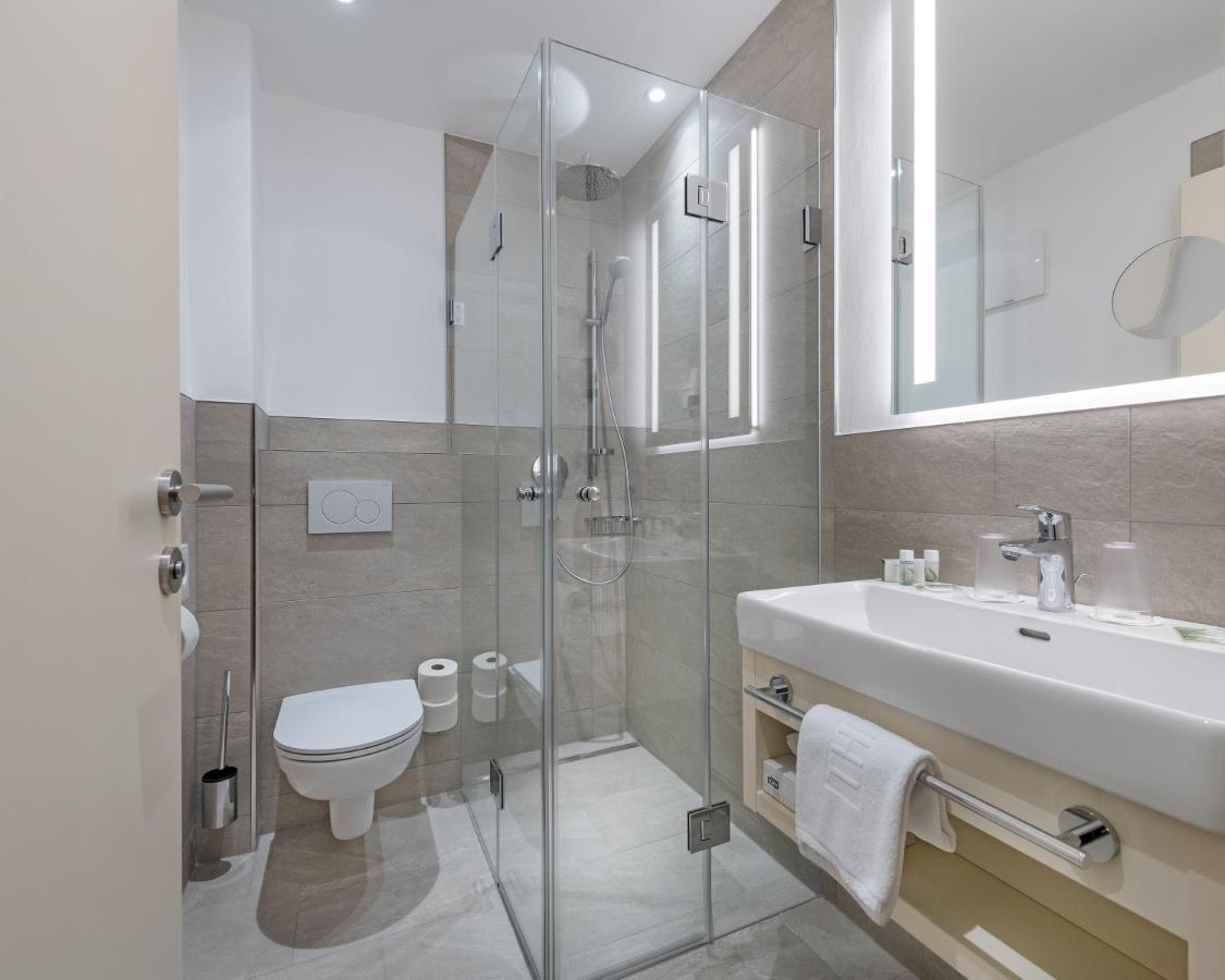Deluxe Double or Twin Room with Balcony
