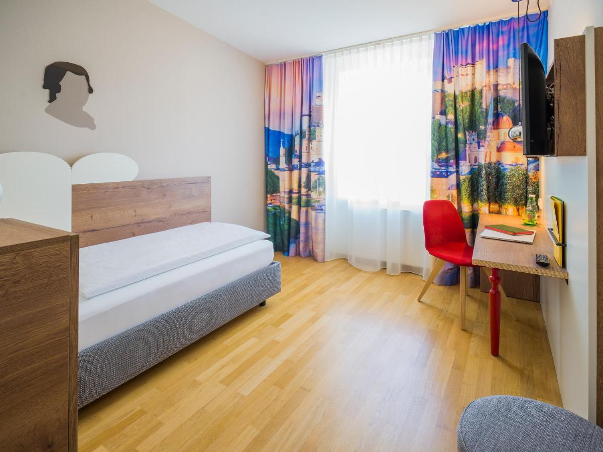 Classic Single Room