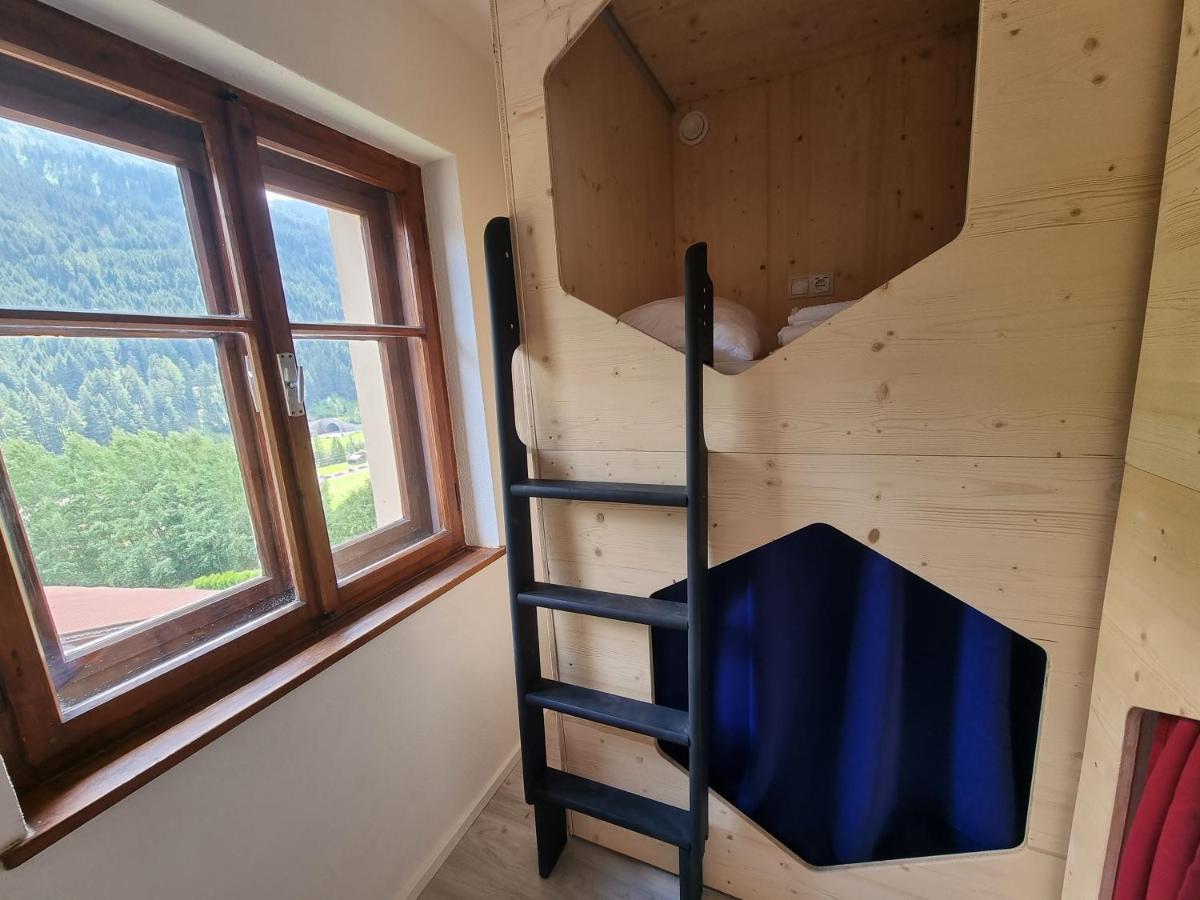 Single Capsule Pod in 4-bed Dormitory