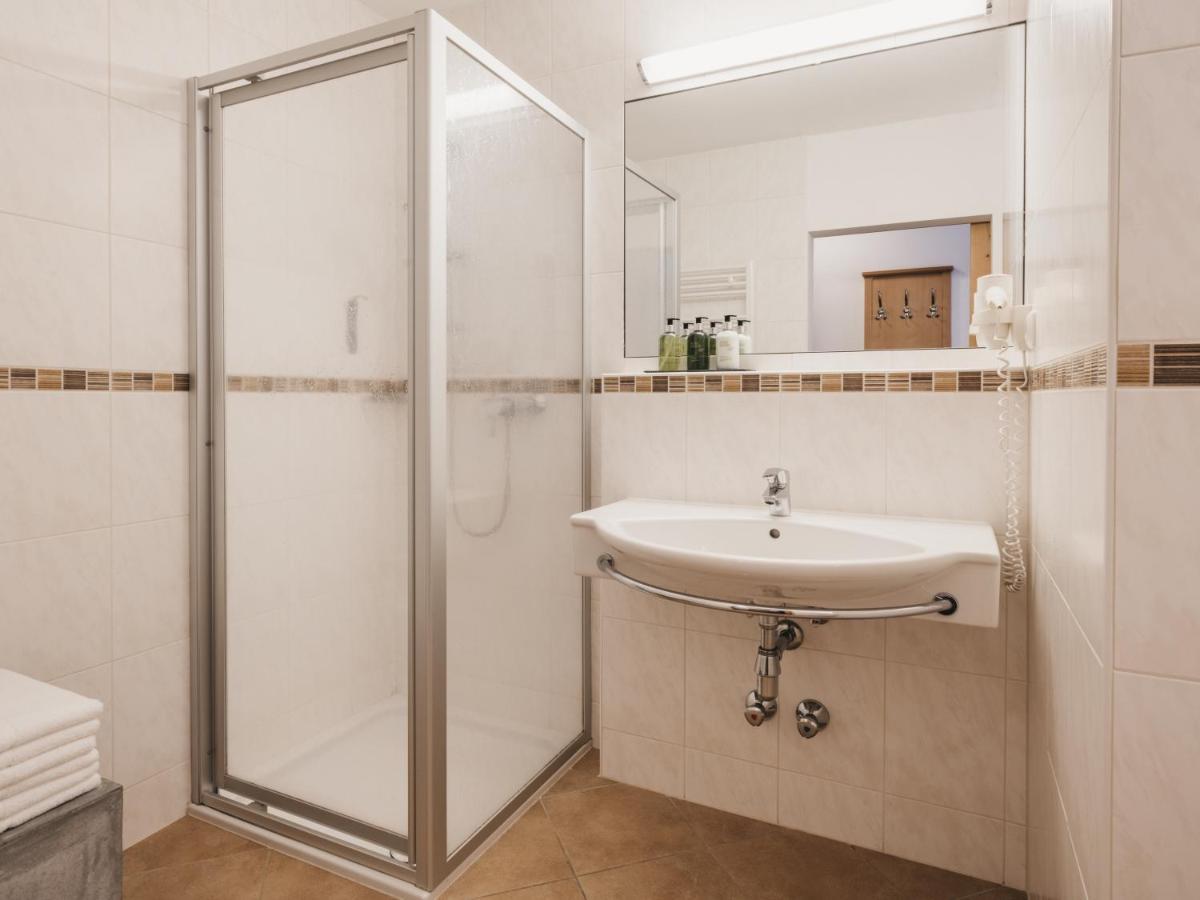 Single Room,1545686155:JPEG