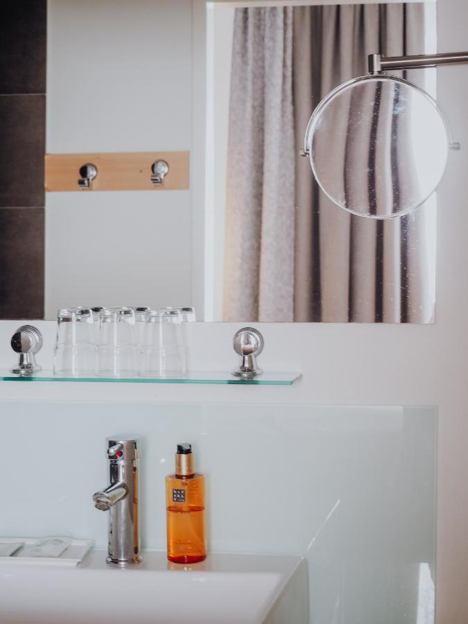 Medium Room