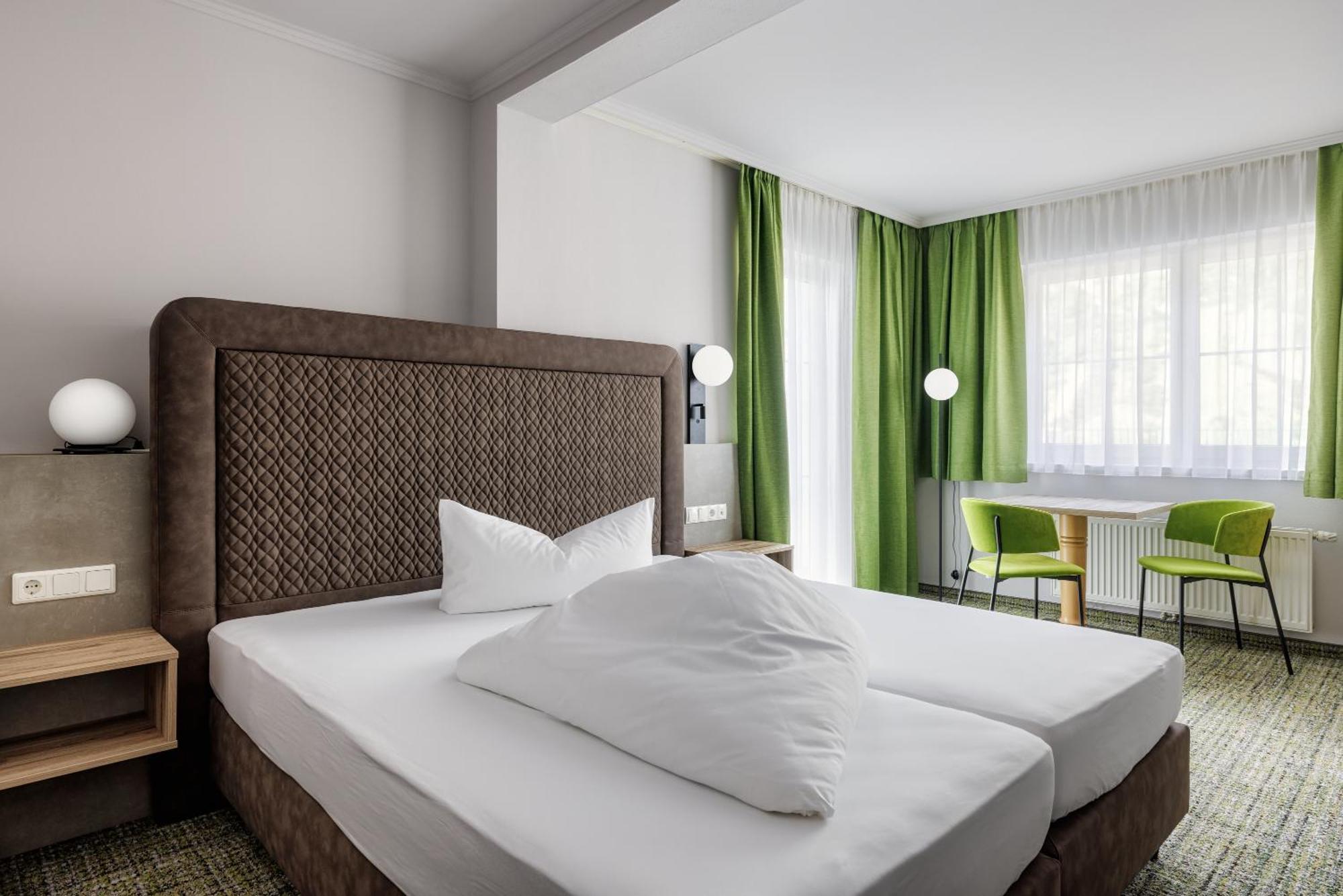 Single Room,1544078380:JPEG