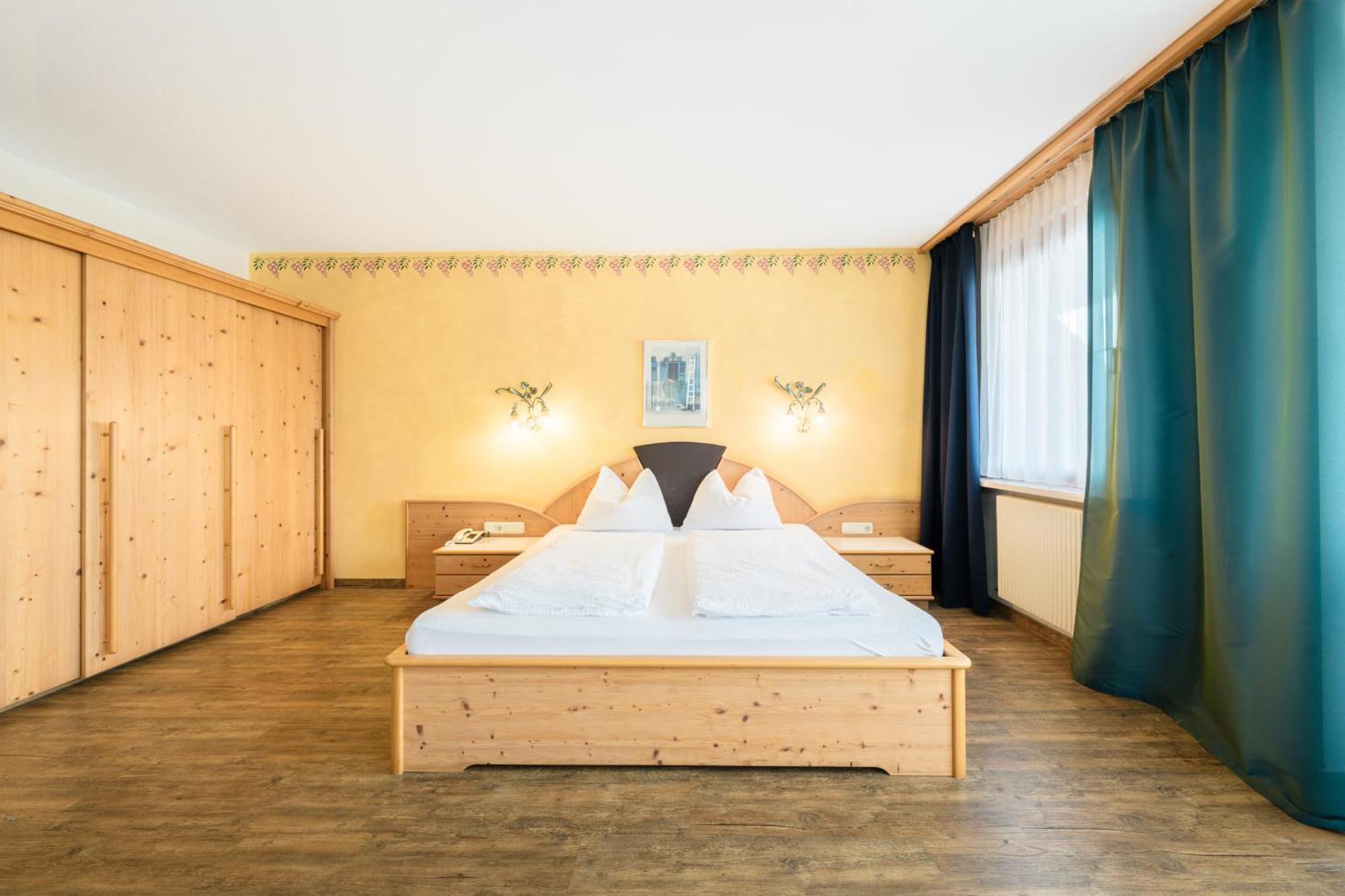 Standard King Room,1742710695:JPEG