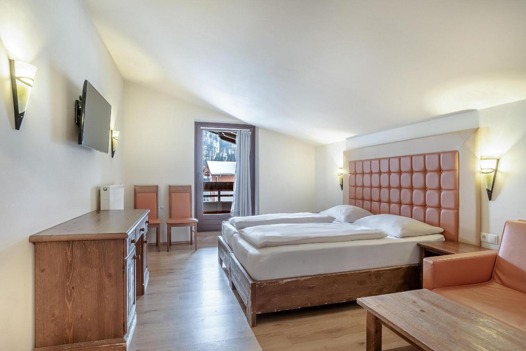 Quadruple Room with Mountain View