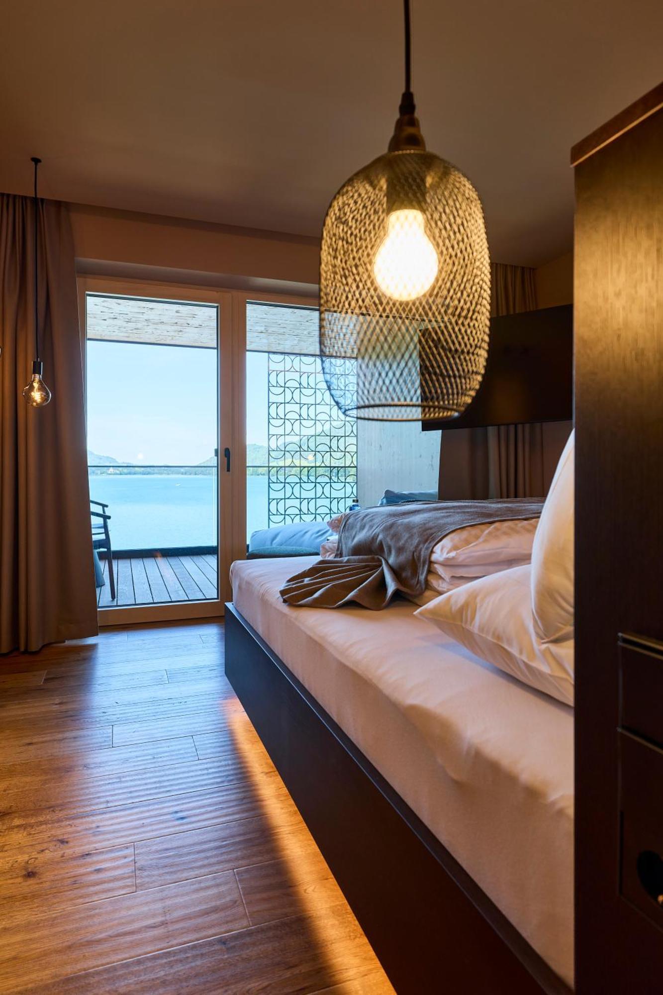 Double Room with Balcony and Lake View