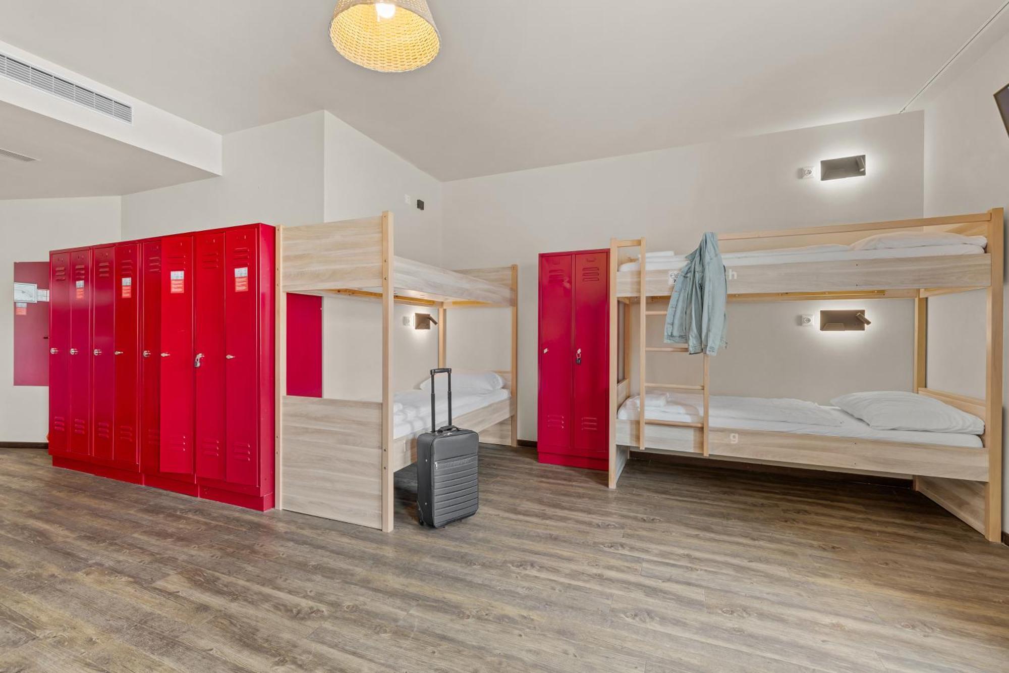 Bed in 9-Bed Mixed Dormitory Room
