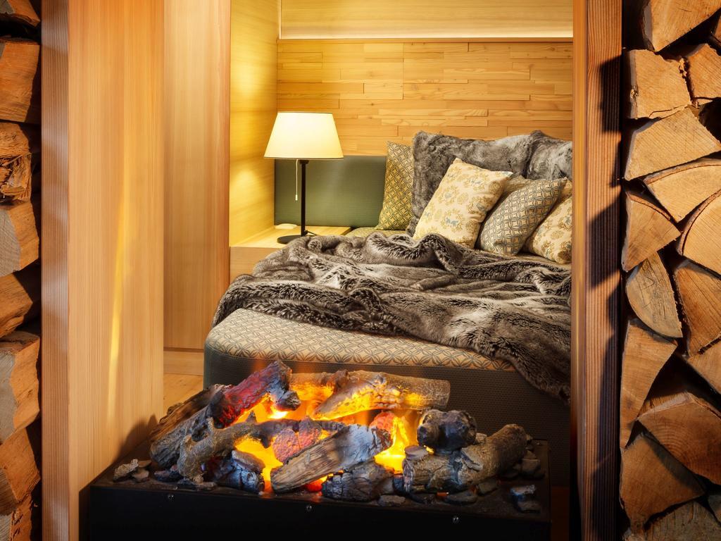 Honeymoon Suite