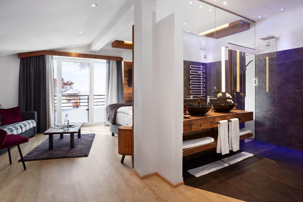 Large Double Room