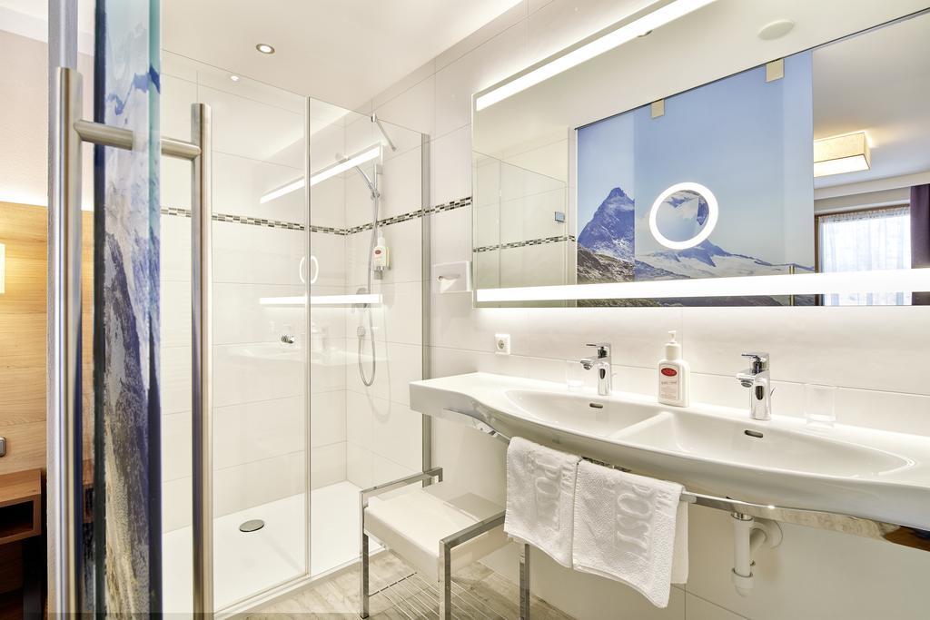 Junior Suite with Mountain View