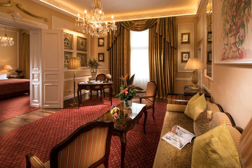 Luxury Suite