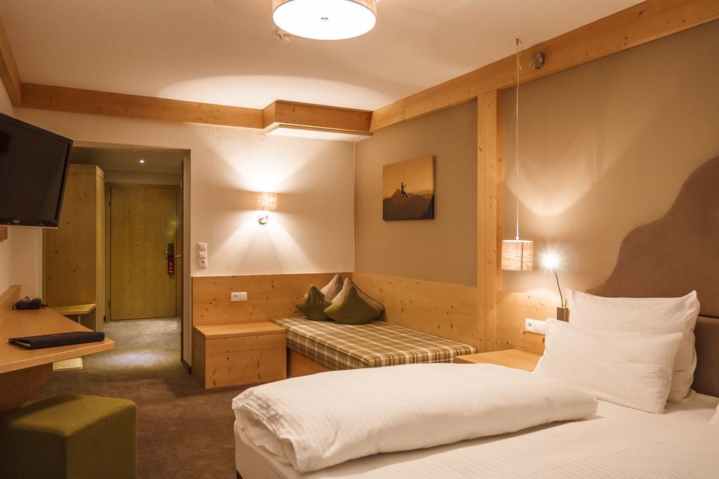 Junior Suite with Shower and Balcony