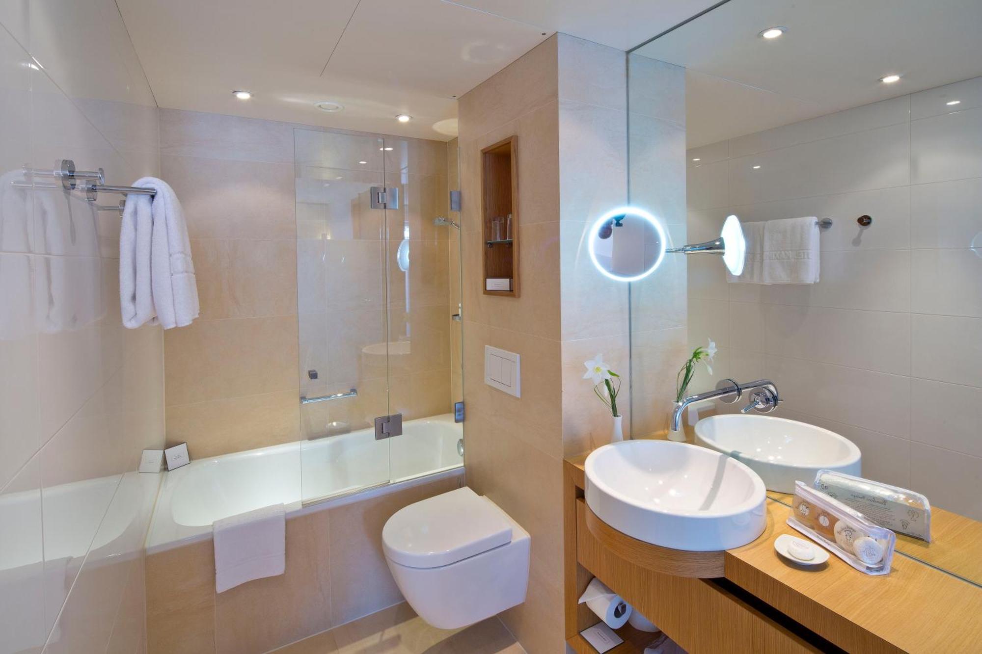 Double or Twin Room with Air Conditioning