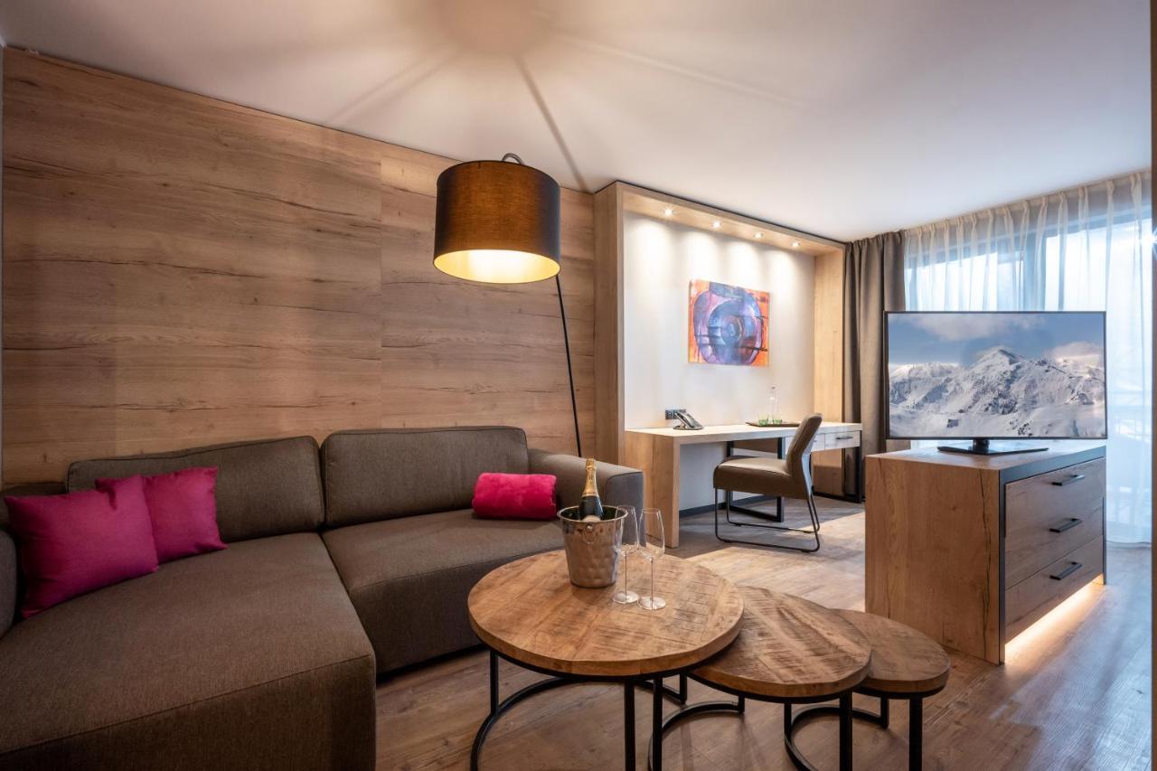 Junior Suite- LIFESTYLE