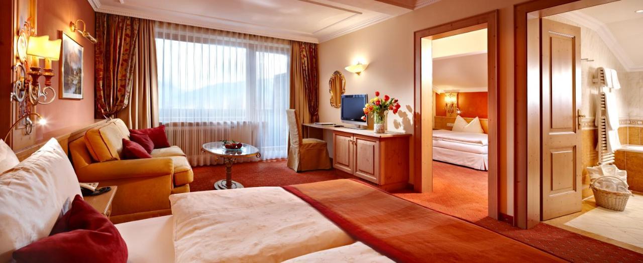Deluxe Family Room
