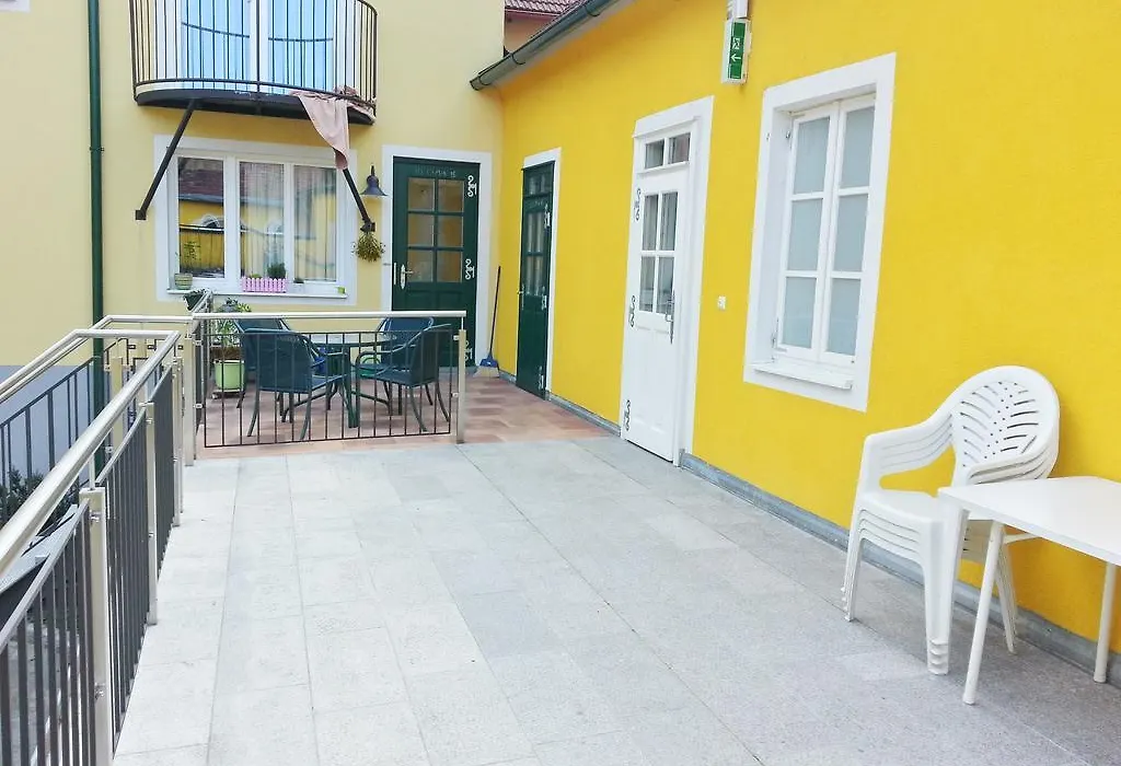 Pension Weisses Lamm-1