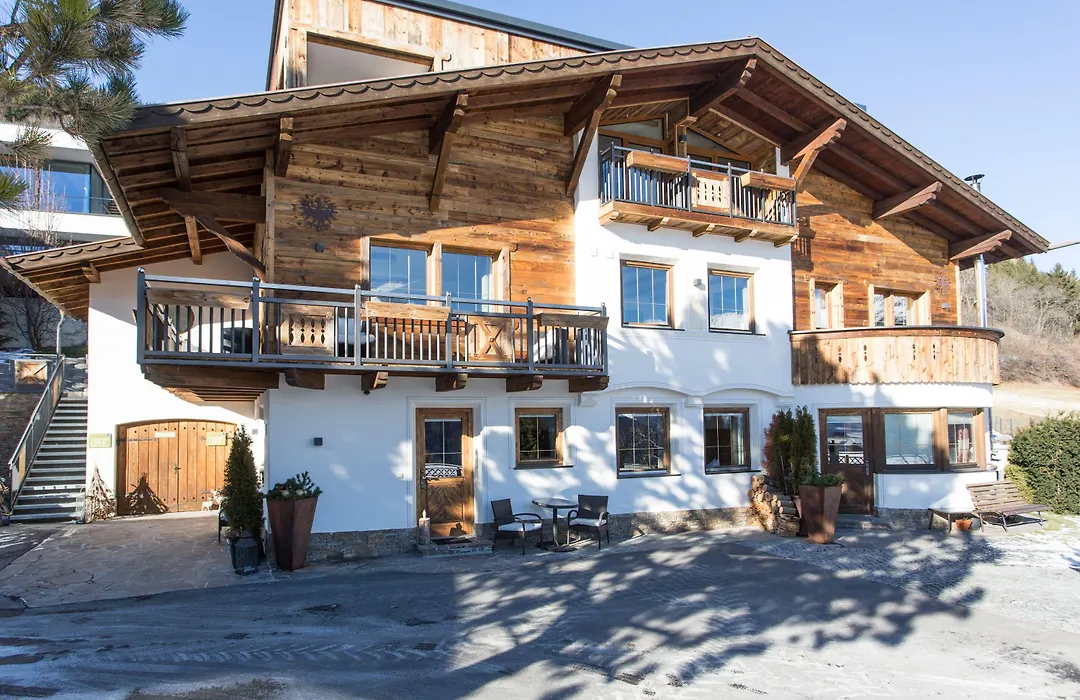 Naturlodge Ladis - Nature Lodges With Mountain Views-1