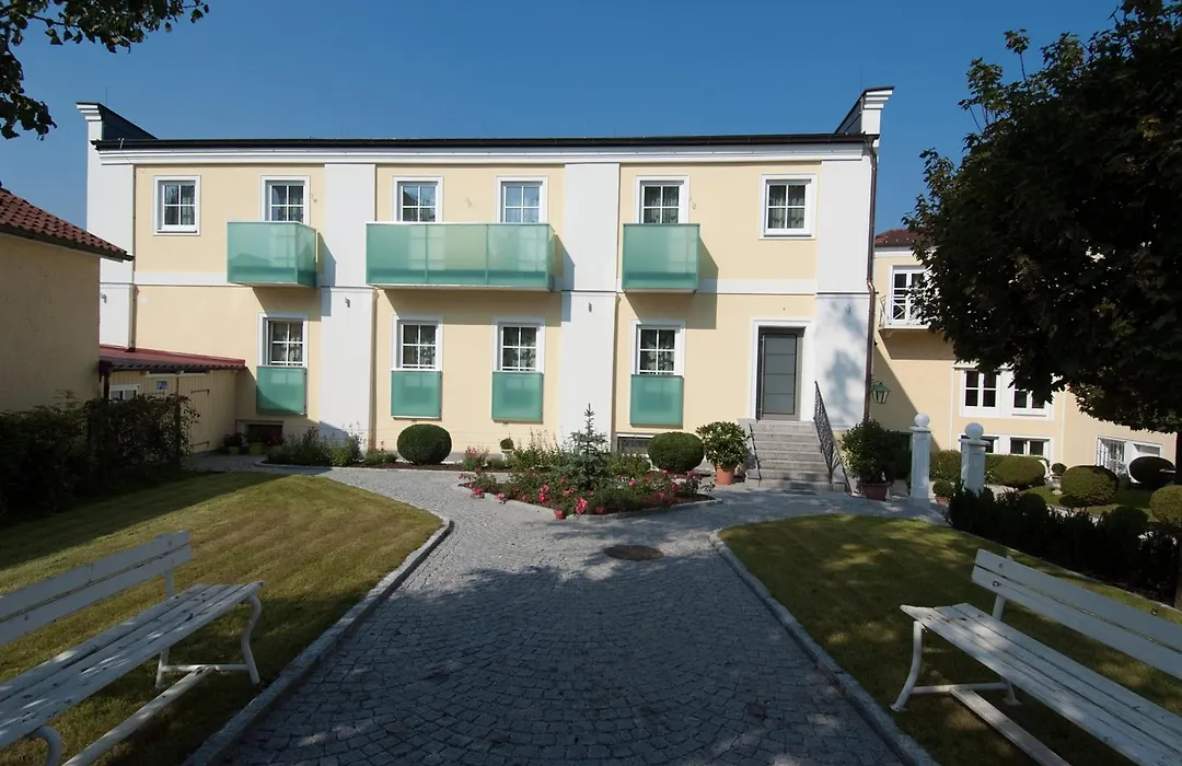 Hotel Biedermeier Hof-1