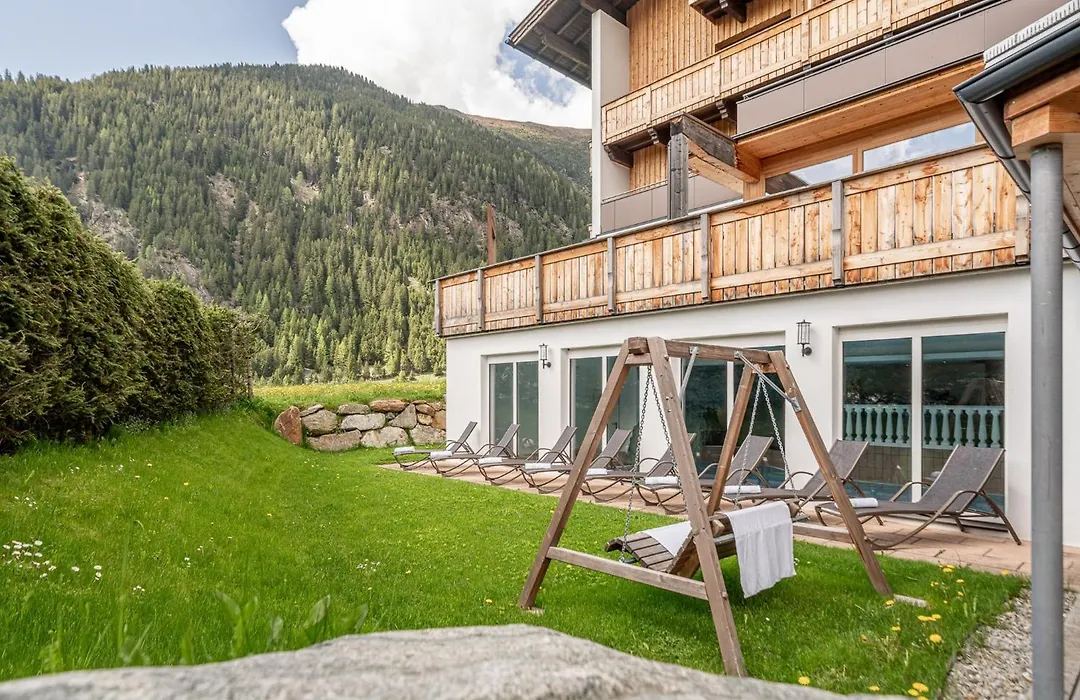 Naturhotel Falknerhof-1