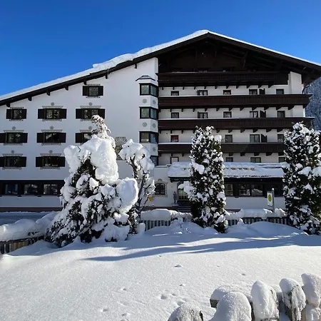 Heart Hotel Arlberg-3