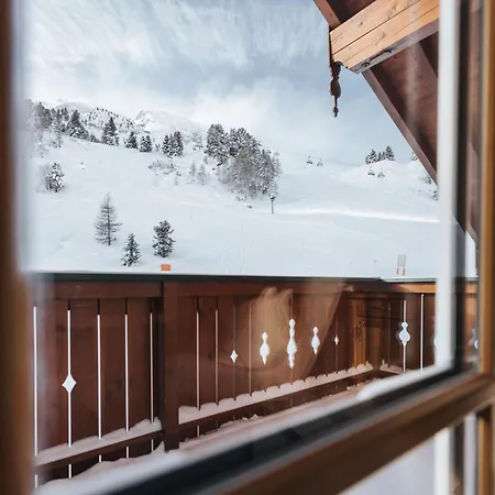 Superior Hotel Schneider Ski-In & Ski-Out-3