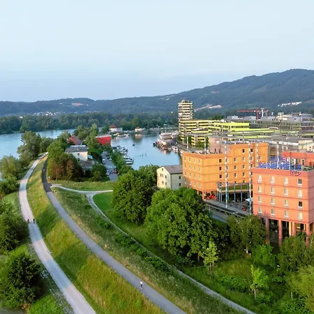 Trans World Hotel Donauwelle-2