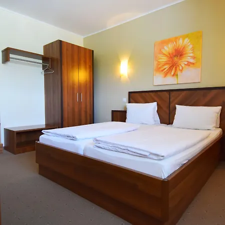 Hotel Weinland-3
