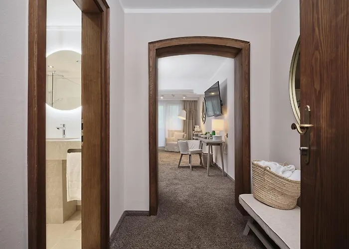 Q! Hotel Maria Theresia Kitzbuhel, Austria