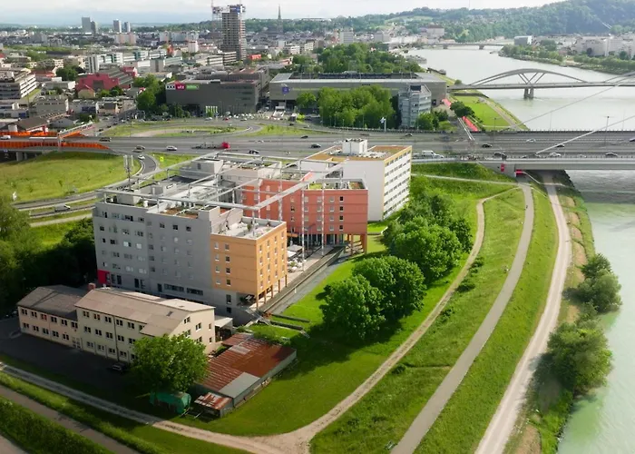 Trans World Hotel Donauwelle Linz, Austria