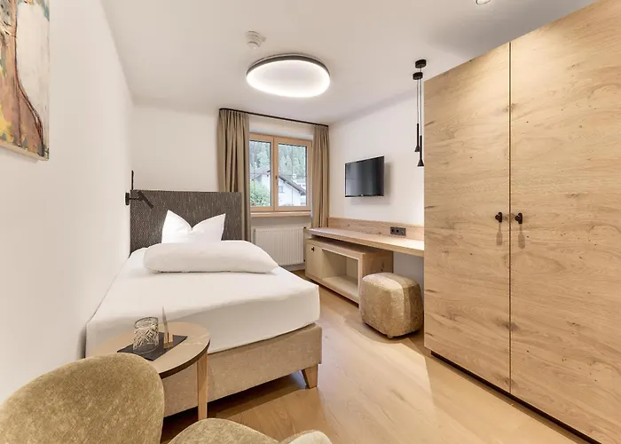 Quality Hosts Arlberg - Goldenes Kreuz B&B - Sommerkarte Premium Inklusive