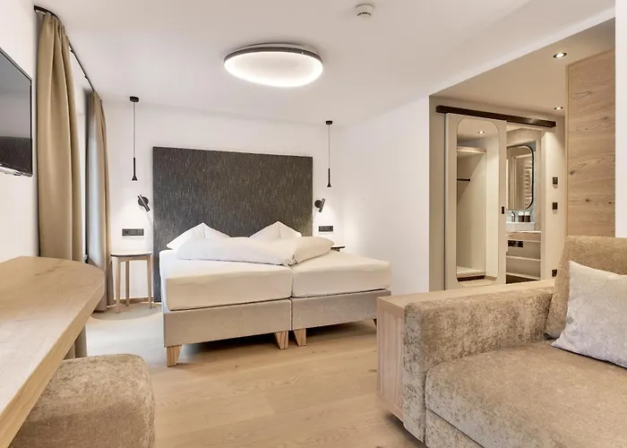 Quality Hosts Arlberg - Goldenes Kreuz B&B - Sommerkarte Premium Inklusive